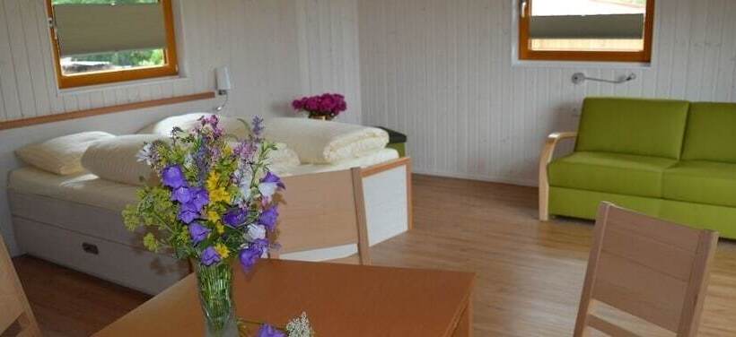منزل غرفة نوم واحدة, Waldquelle   Baumhaushotel Aerzen