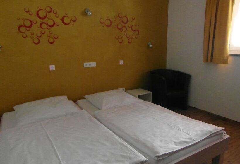 スタンダードルーム, Am Donaubogen