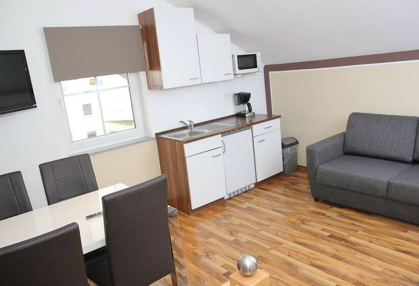 ジュニアスイート, Am Donaubogen