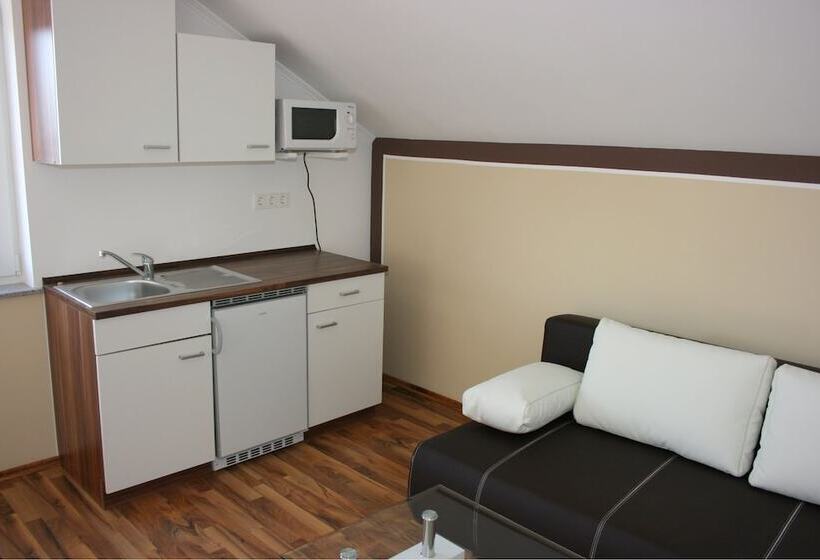 ジュニアスイート, Am Donaubogen