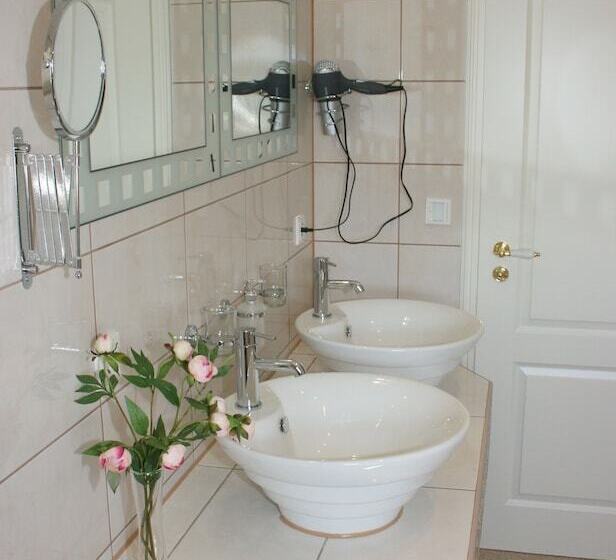 ジュニアスイート, Am Donaubogen