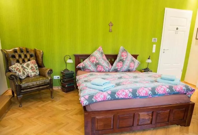 اتاق استاندارد با سرویس بهداشتی مشترک, Park Villa Gernsheim