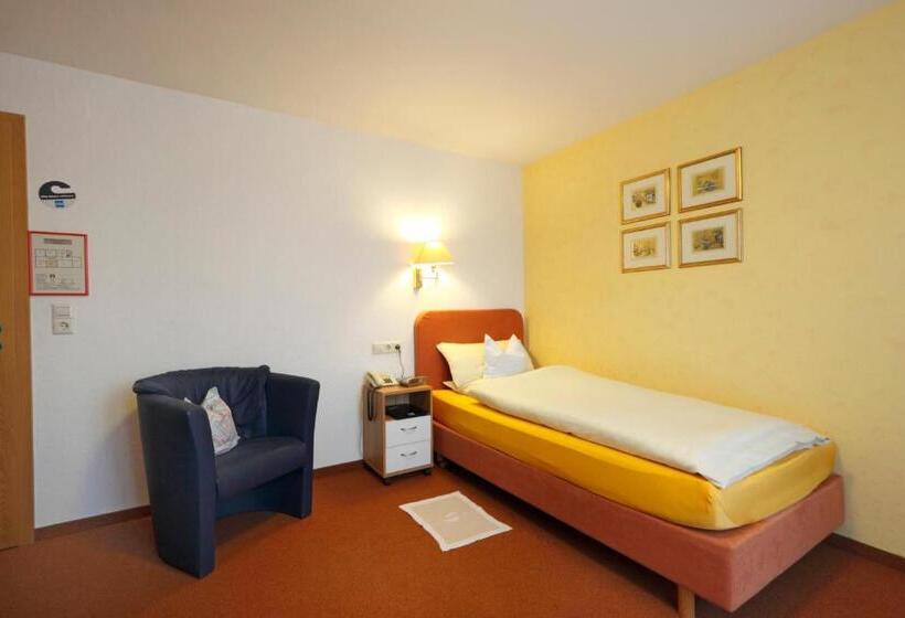 标准单人间, Pension Stern