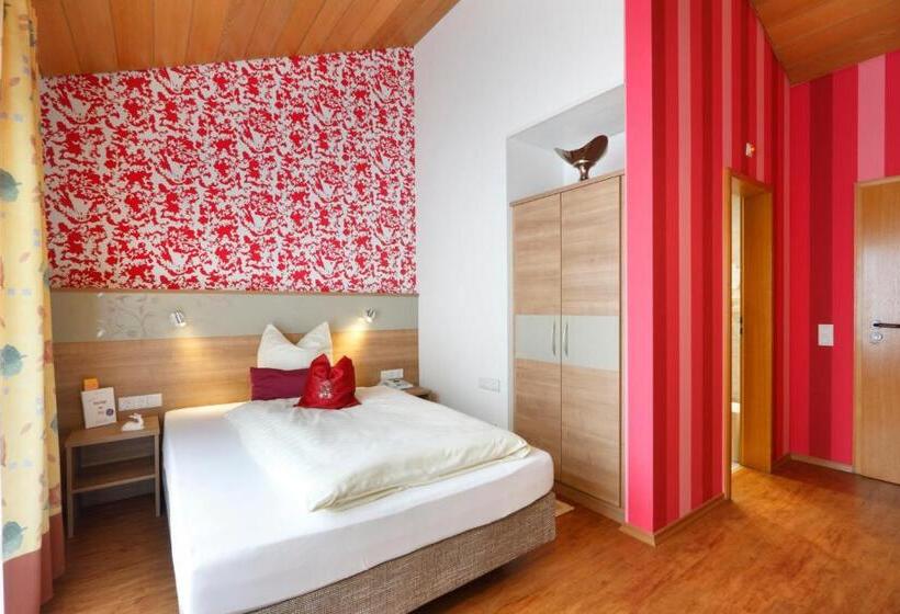 高级单人间, Pension Stern