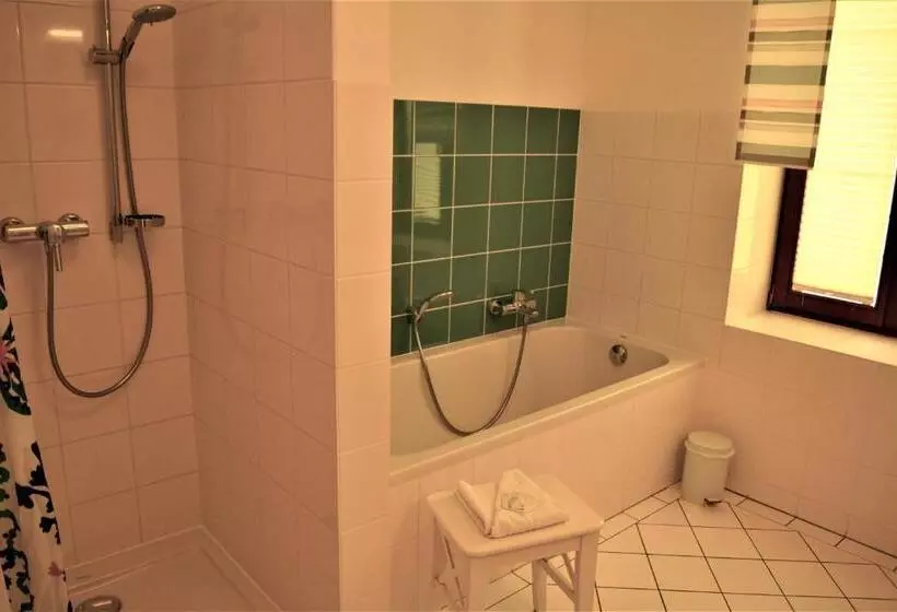 スタンダードトリプルルーム, Economy Hotel Kronach