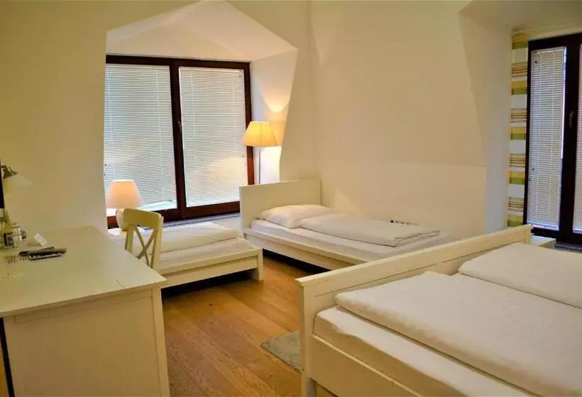 スタンダード４人部屋, Economy Hotel Kronach