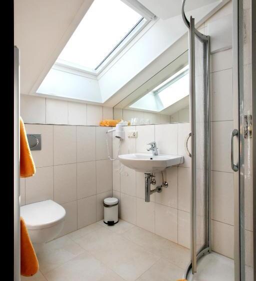 标准单人间, Bahnhof Busch