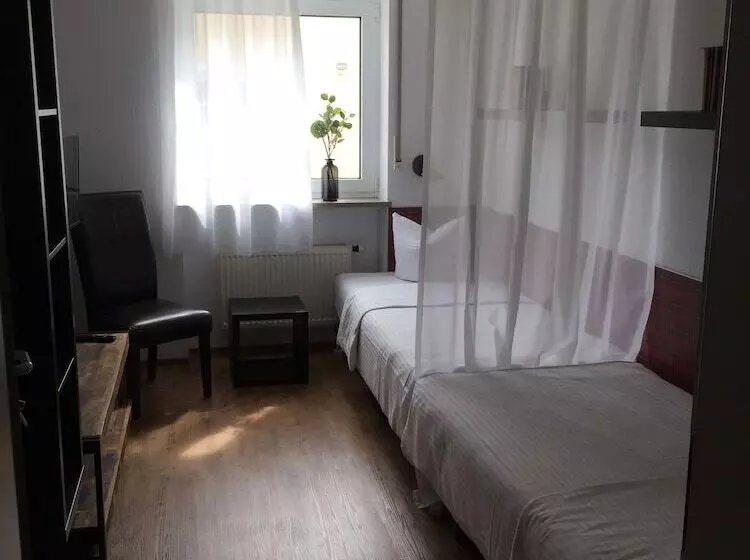 اتاق استاندارد یک نفره, Illertisser Hof