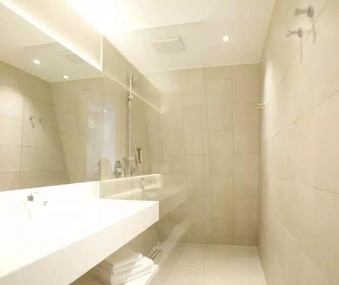اتاق استاندارد چهار تخته, Illertisser Hof