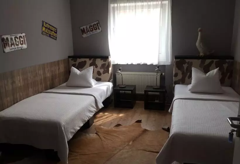 اتاق استاندارد چهار تخته, Illertisser Hof