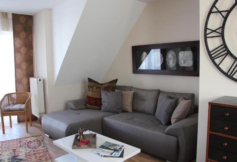 Апартаменты 1 Спальня с Балконом, Illertisser Hof