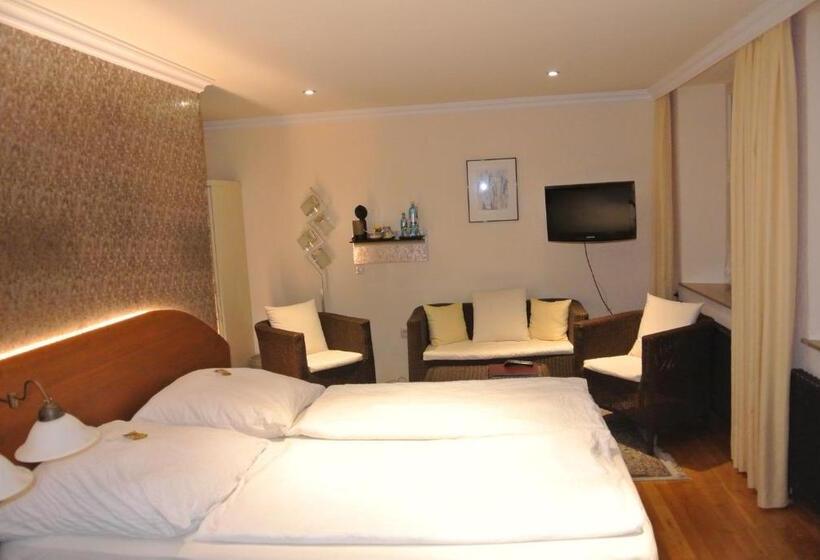 Четырехместный Номер Стандарт, Restaurant Goldenes Lamm