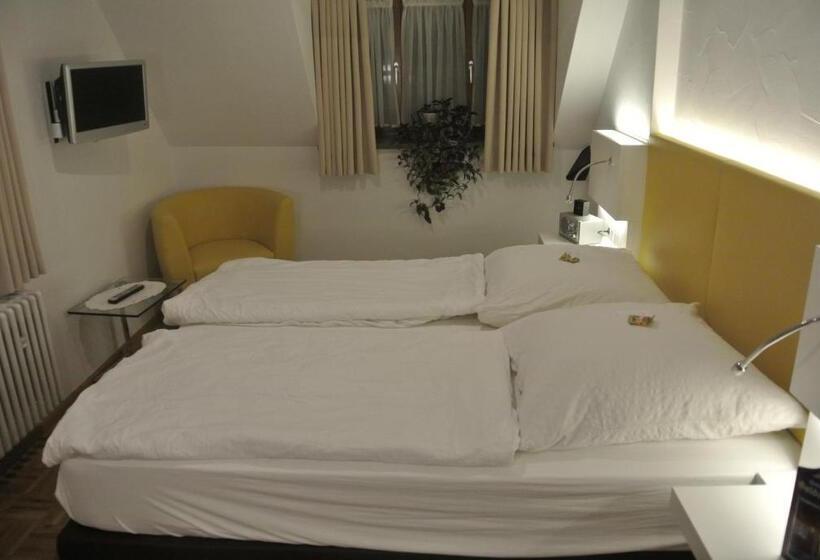 Номер Комфорт, Restaurant Goldenes Lamm