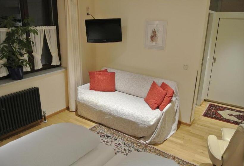 Трехместный Номер Комфорт, Restaurant Goldenes Lamm