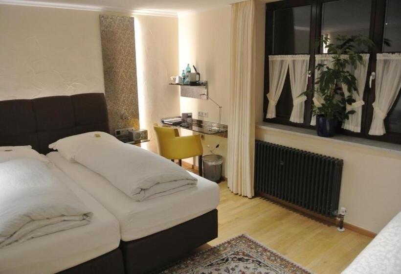 Номер Комфорт, Restaurant Goldenes Lamm