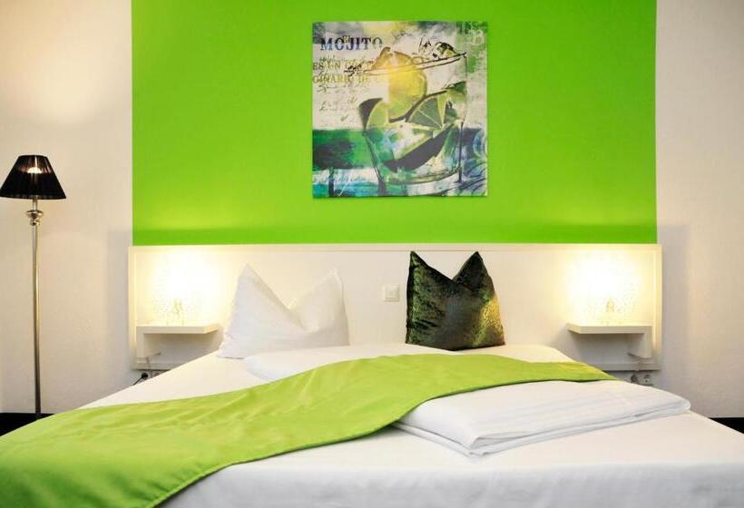 Номер Стандарт Индивидуальный, Zum Brunnen