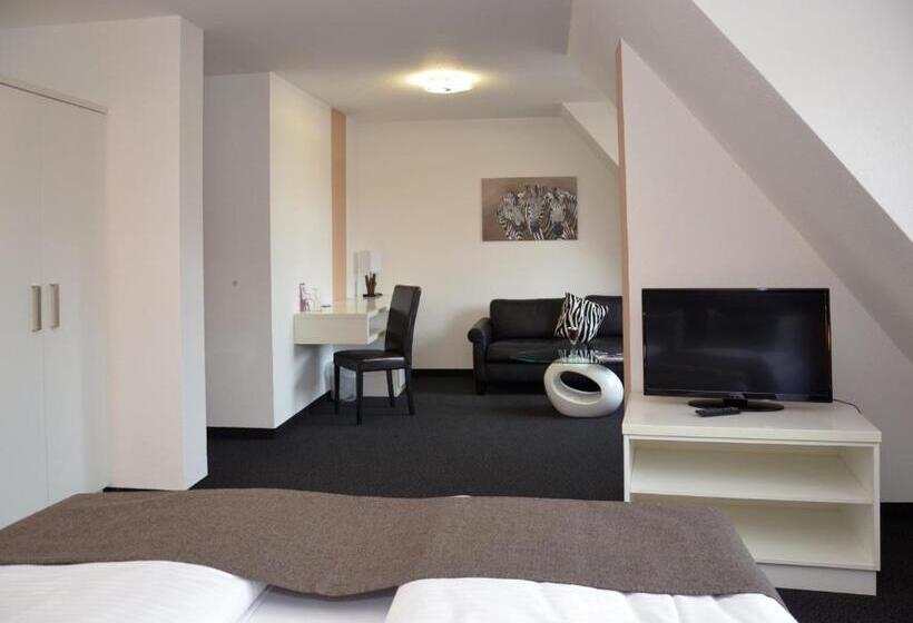 Люкс, Zum Brunnen