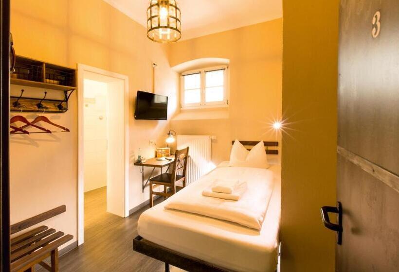 חדר סטנדרט יחיד, Knast Hotel Fronfeste