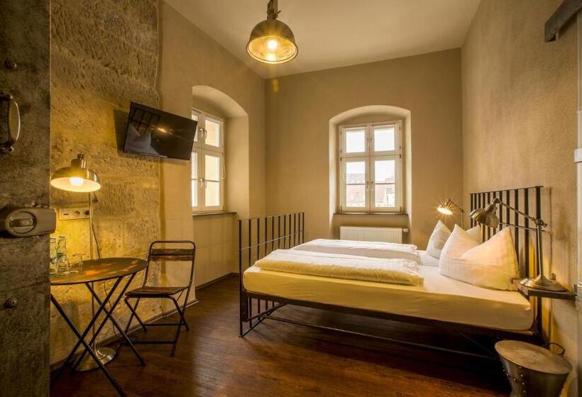Номер Deluxe, Knast Hotel Fronfeste
