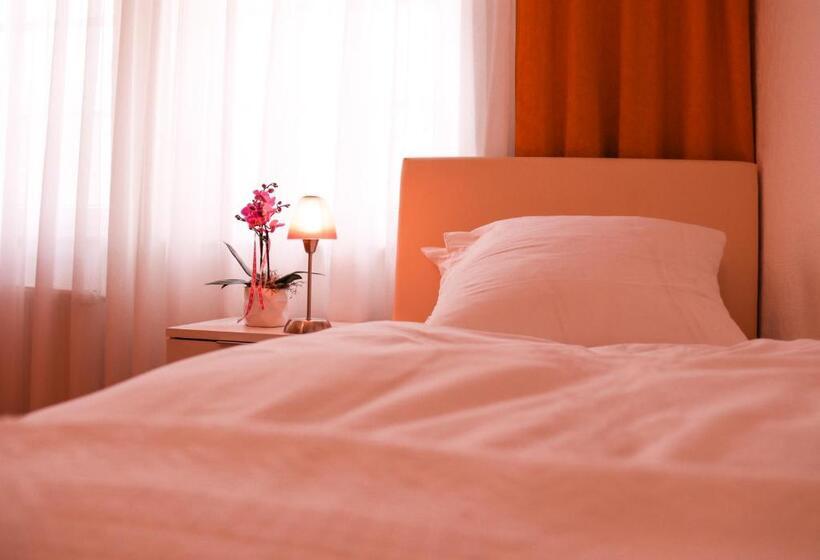 Standard Single Room, Landhotel Restaurant Schwalbennest