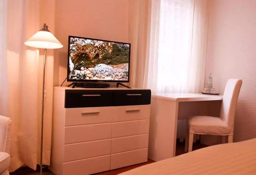 Standard Room, Landhotel Restaurant Schwalbennest