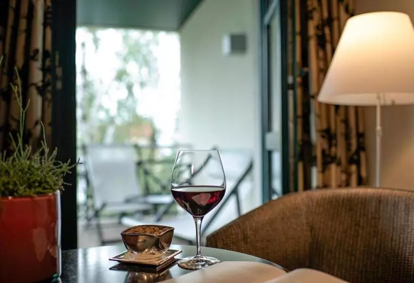 コンフォートルーム, Zeller Hotel+restaurant