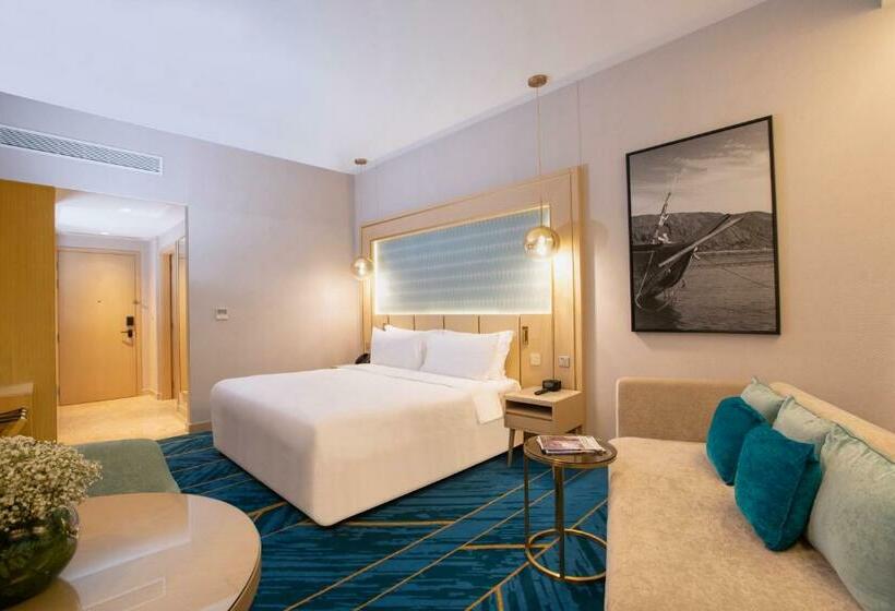 اتاق سوپریور با چشمانداز استخر, Maani Muscat Hotel & Suites