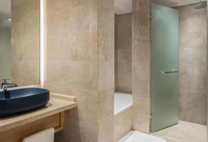 Superior suite with pool view