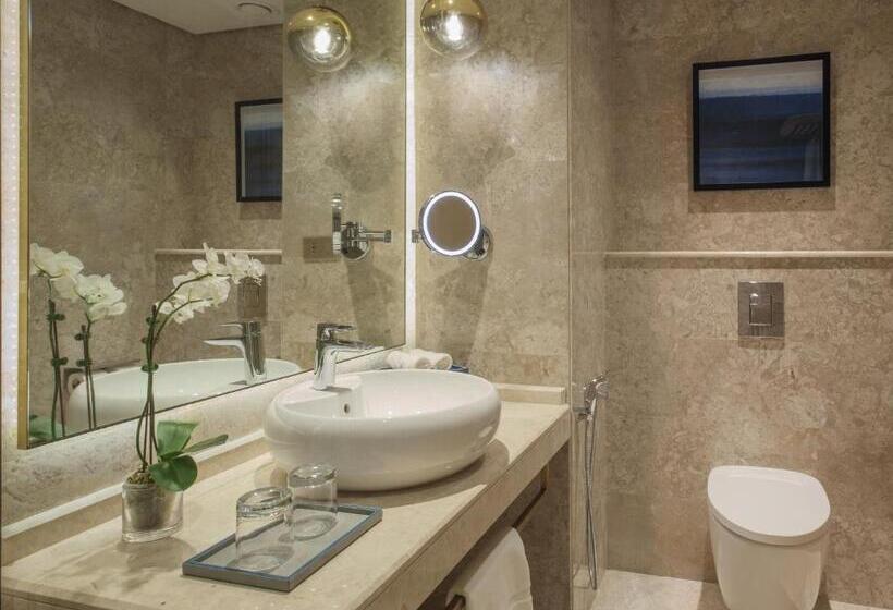 استودیو استاندارد با چشم‌انداز استخر, Maani Muscat Hotel & Suites