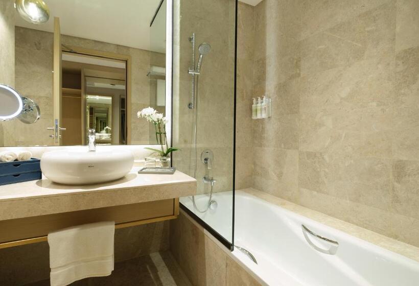 3 Bedroom Apartment Pool View, Maani Muscat Hotel & Suites