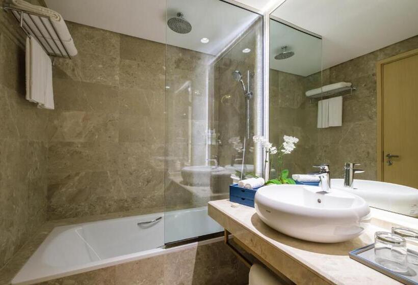 3 Bedroom Apartment Pool View, Maani Muscat Hotel & Suites