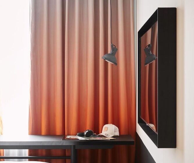 スタンダードルーム, Mama Shelter Paris La Défense