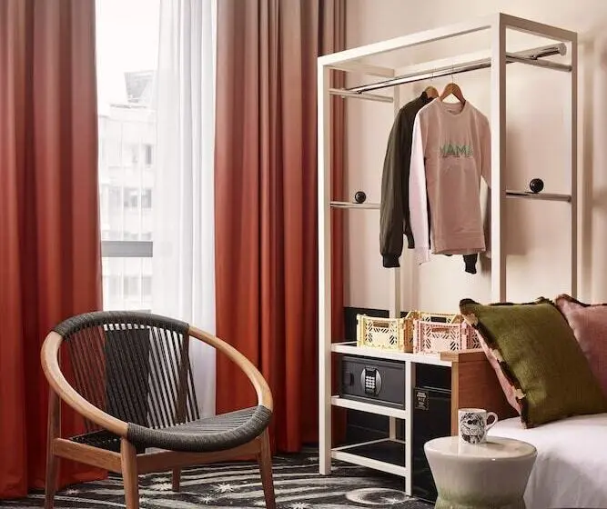 スイート, Mama Shelter Paris La Défense