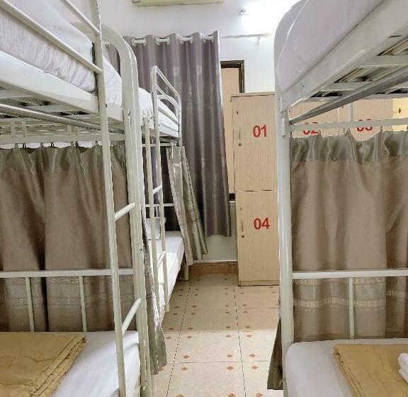 تختخواب در اتاق مشترک, Saigon Cozy House & Coffee