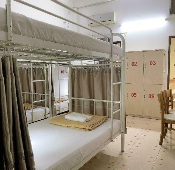 تختخواب در اتاق مشترک, Saigon Cozy House & Coffee