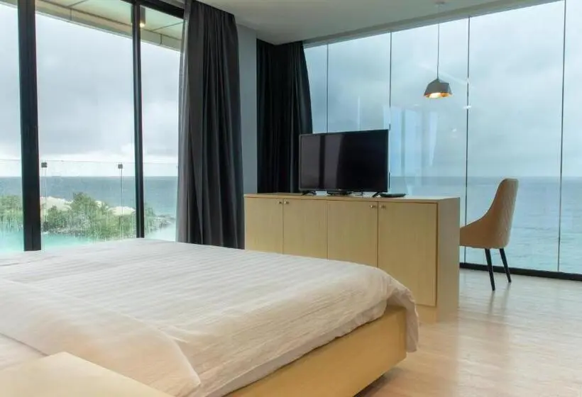 اتاق لوکس با چشم‌انداز دریا, Swarn By Hawks Hotels