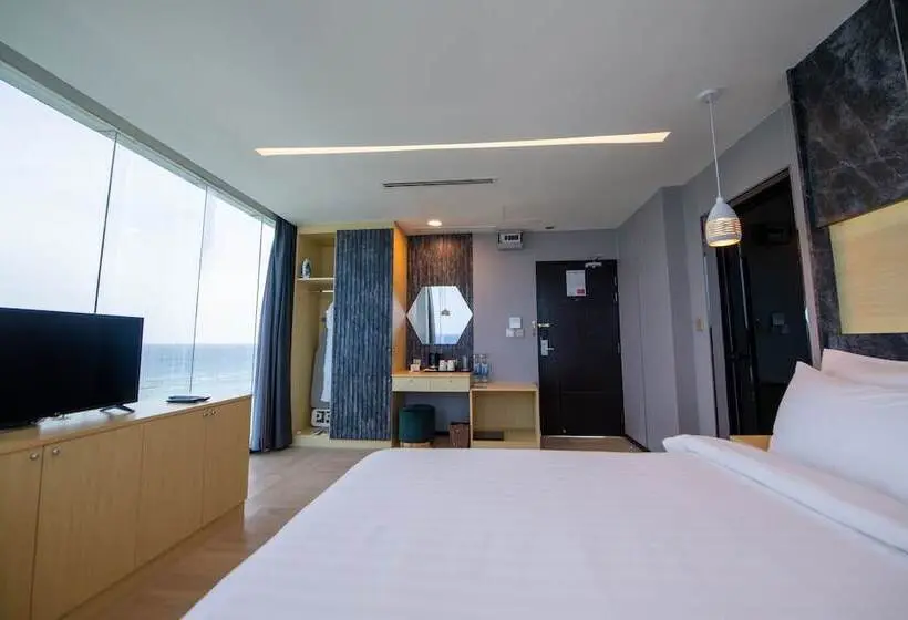 اتاق لوکس با چشم‌انداز دریا, Swarn By Hawks Hotels