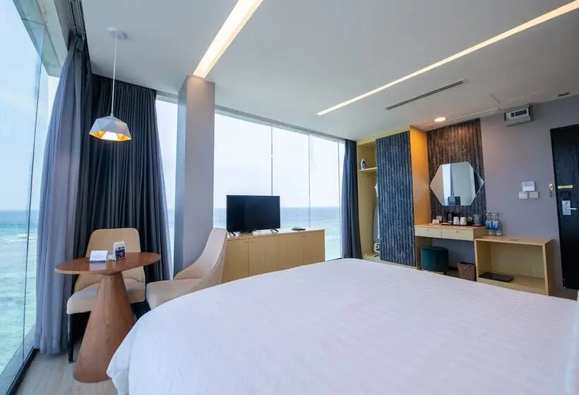 اتاق لوکس با چشم‌انداز دریا, Swarn By Hawks Hotels