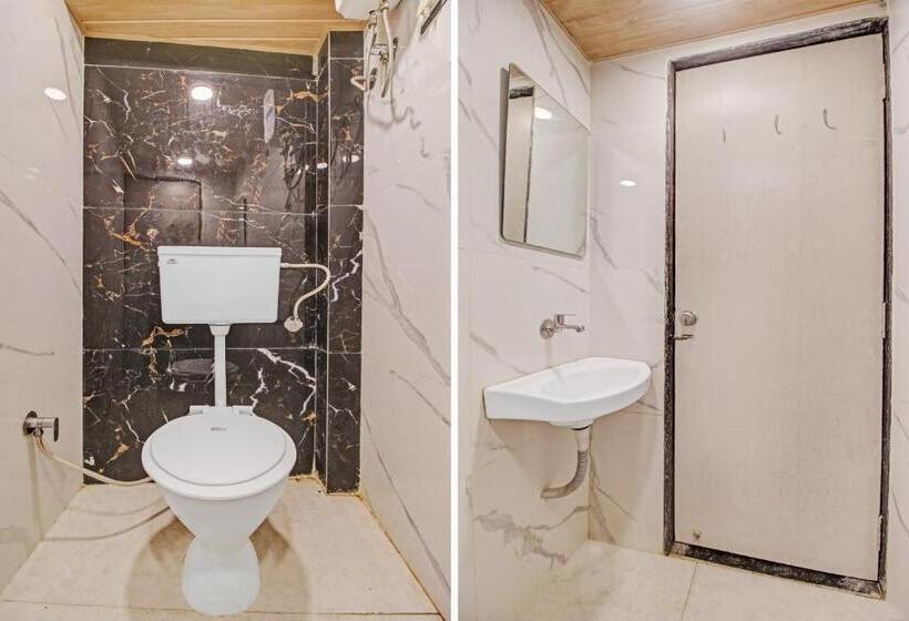 غرفة كلاسيكية ثلاثية, O K K Royal Residency