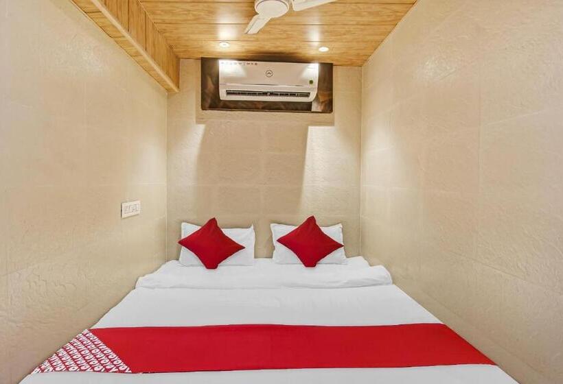 غرفة كلاسيكية ثلاثية, O K K Royal Residency