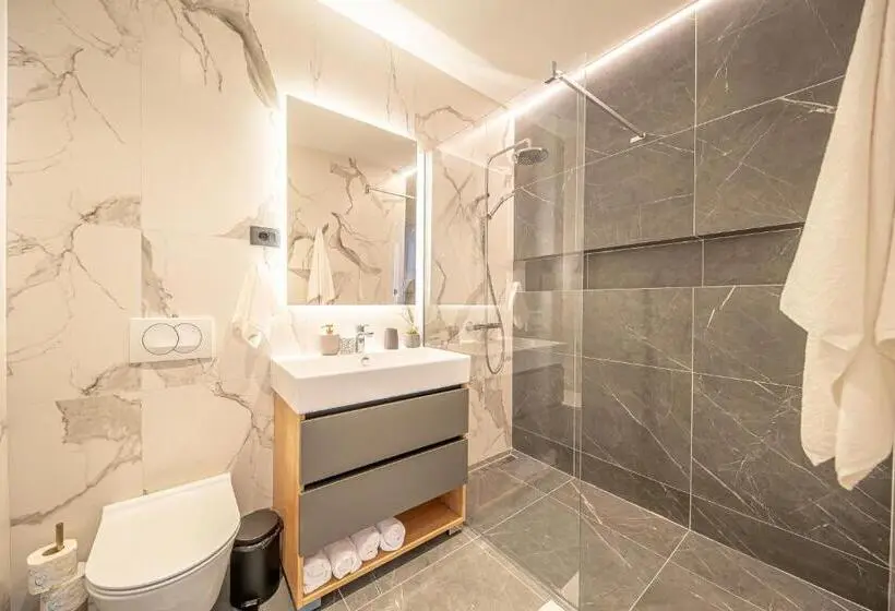 آپارتمان لوکس 1 خوابه, N&n Lux Guest House