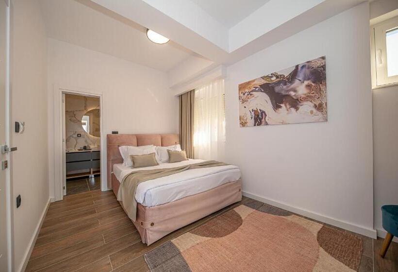 آپارتمان 1 خوابه با چشمانداز استخر, N&n Lux Guest House