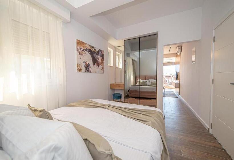 آپارتمان 1 خوابه با چشمانداز استخر, N&n Lux Guest House