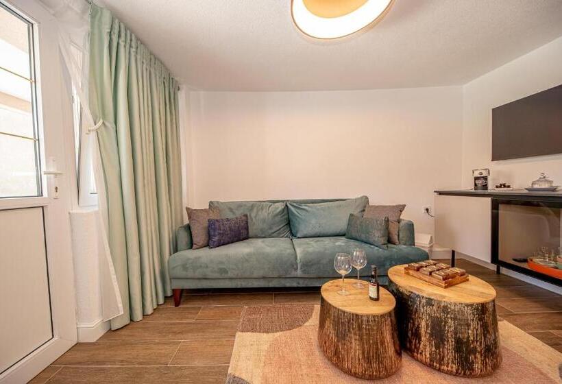 آپارتمان 1 خوابه, N&n Lux Guest House