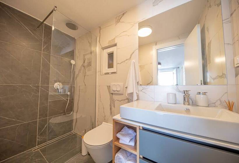 آپارتمان 1 خوابه, N&n Lux Guest House