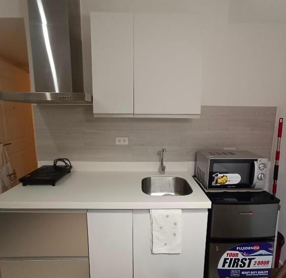 استودیوی استاندارد, Residences In Azure Condominium Parañaque City Metro Manila