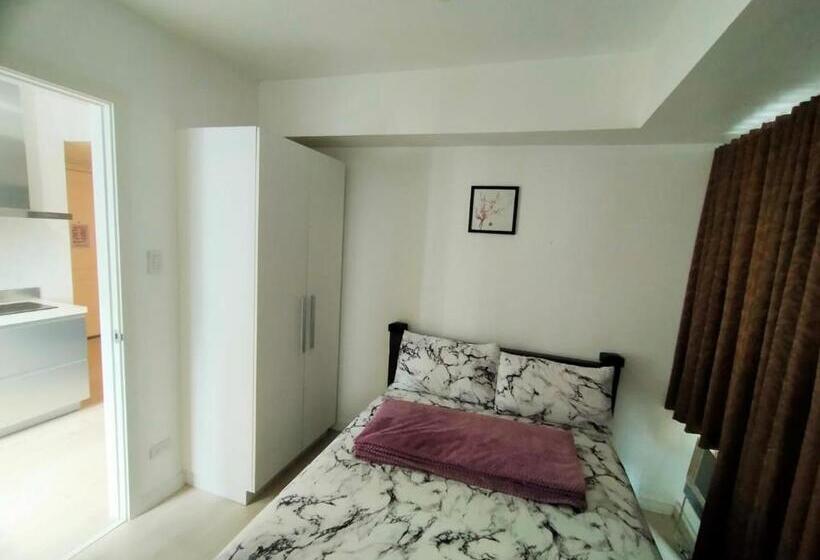 Apartamento 1 Dormitório Vista Piscina, Residences In Azure Condominium Parañaque City Metro Manila