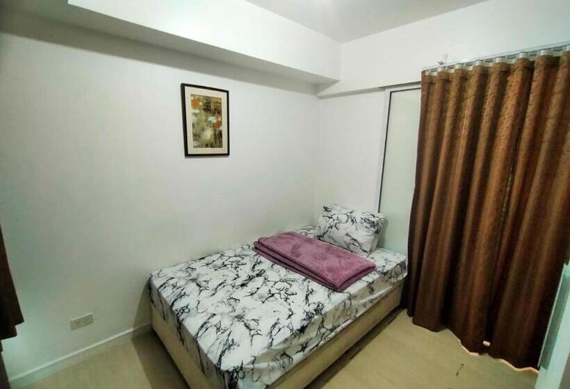 آپارتمان 1 خوابه با چشمانداز استخر, Residences In Azure Condominium Parañaque City Metro Manila