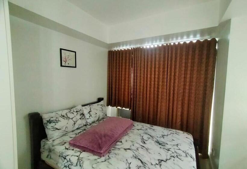 Apartamento 1 Dormitório Vista Piscina, Residences In Azure Condominium Parañaque City Metro Manila