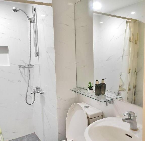 استودیوی سوپریور, Residences In Azure Condominium Parañaque City Metro Manila